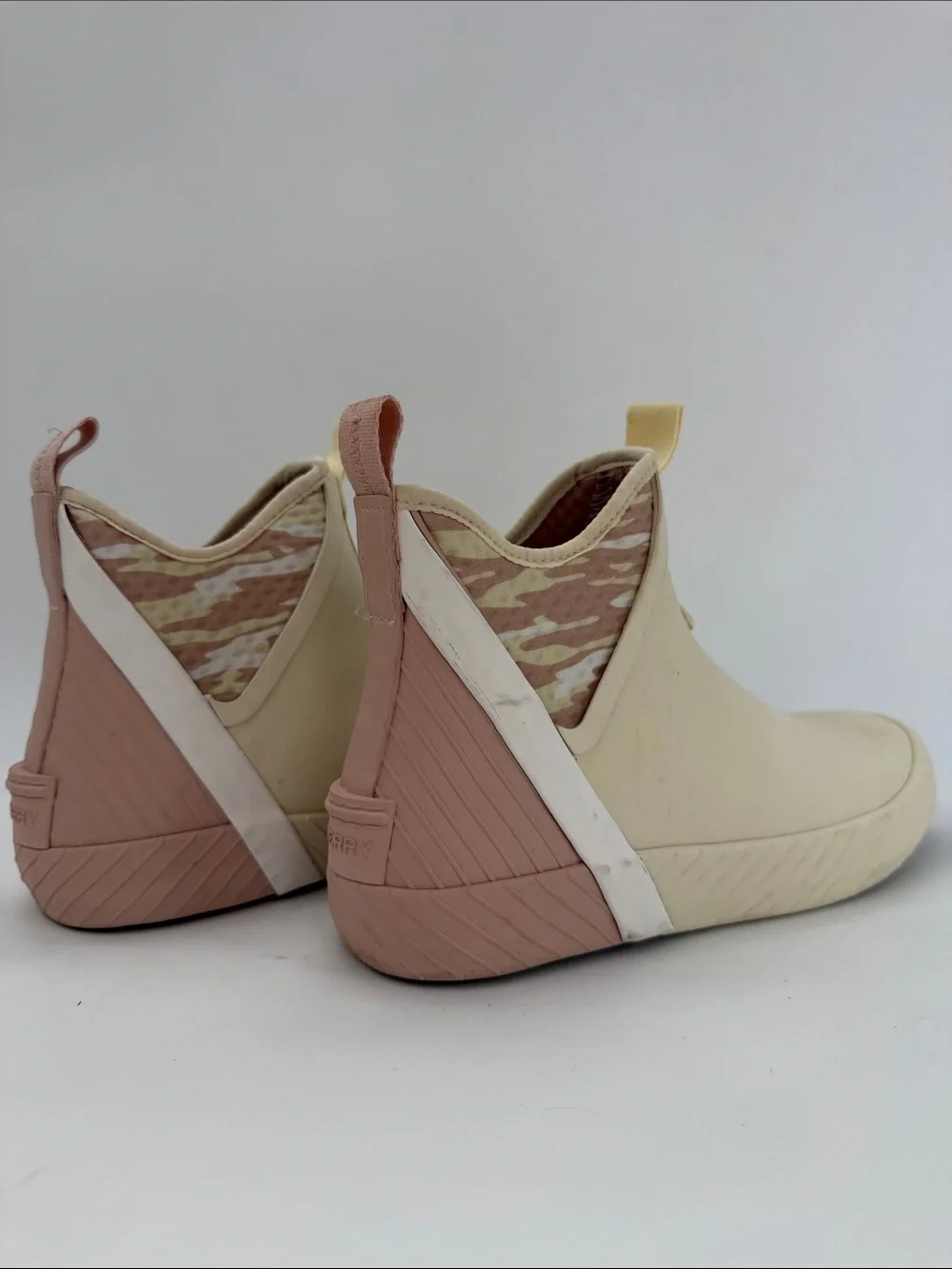 Sperry Womens Cream Chelsea Cutwater Deck Boot Size US 8.0M EU 39